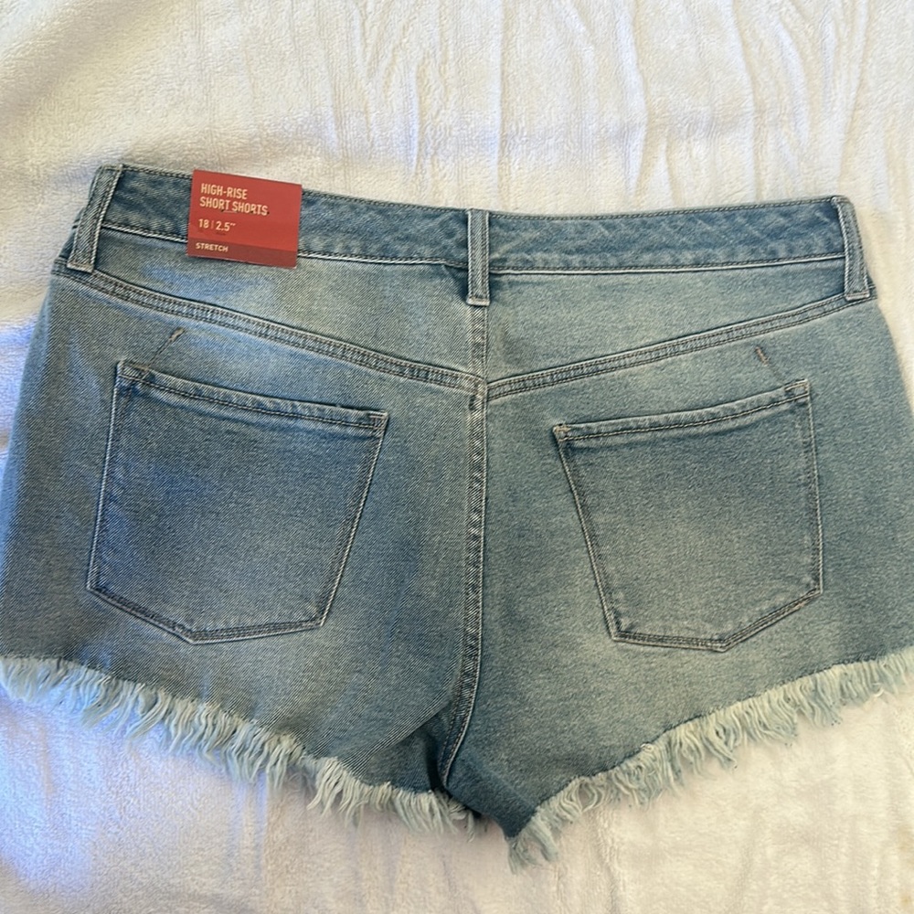 Target Shorts - Picture 4 of 4